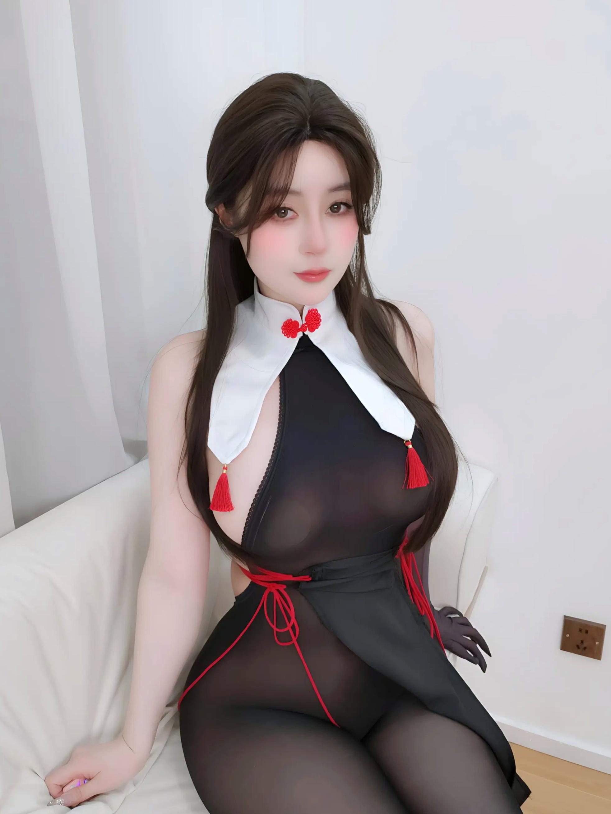 Coser白银最新写真合集,猫耳女仆装与古典肚兜造型,大尺度福利展现诱惑身材,高品质角色扮演私房摄影