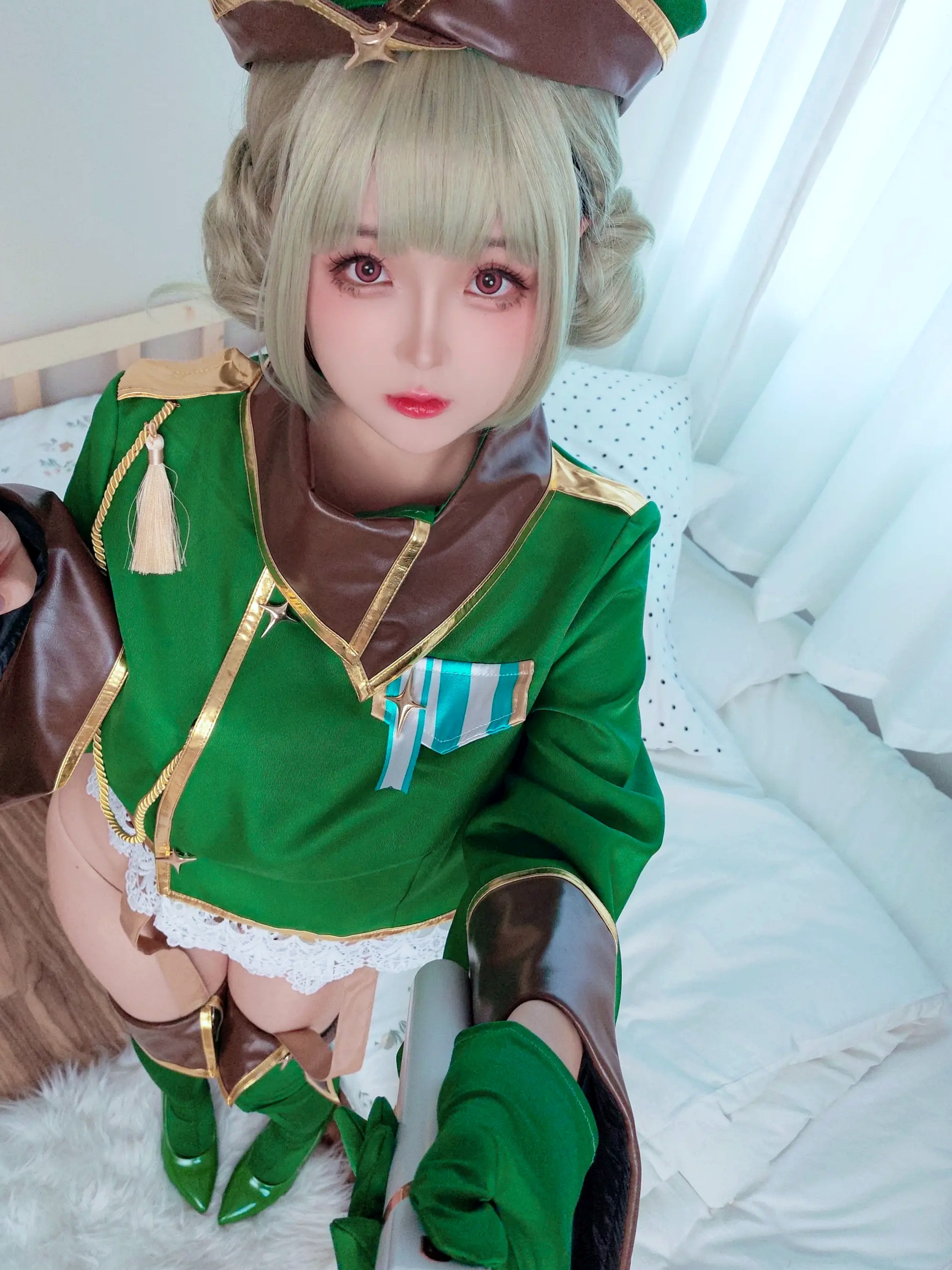 日奈娇阿良河琪舞制服COSPLAY室内私房大尺度诱惑写真 - 充满动感的动漫风格角色扮演,尽显傲人身姿
