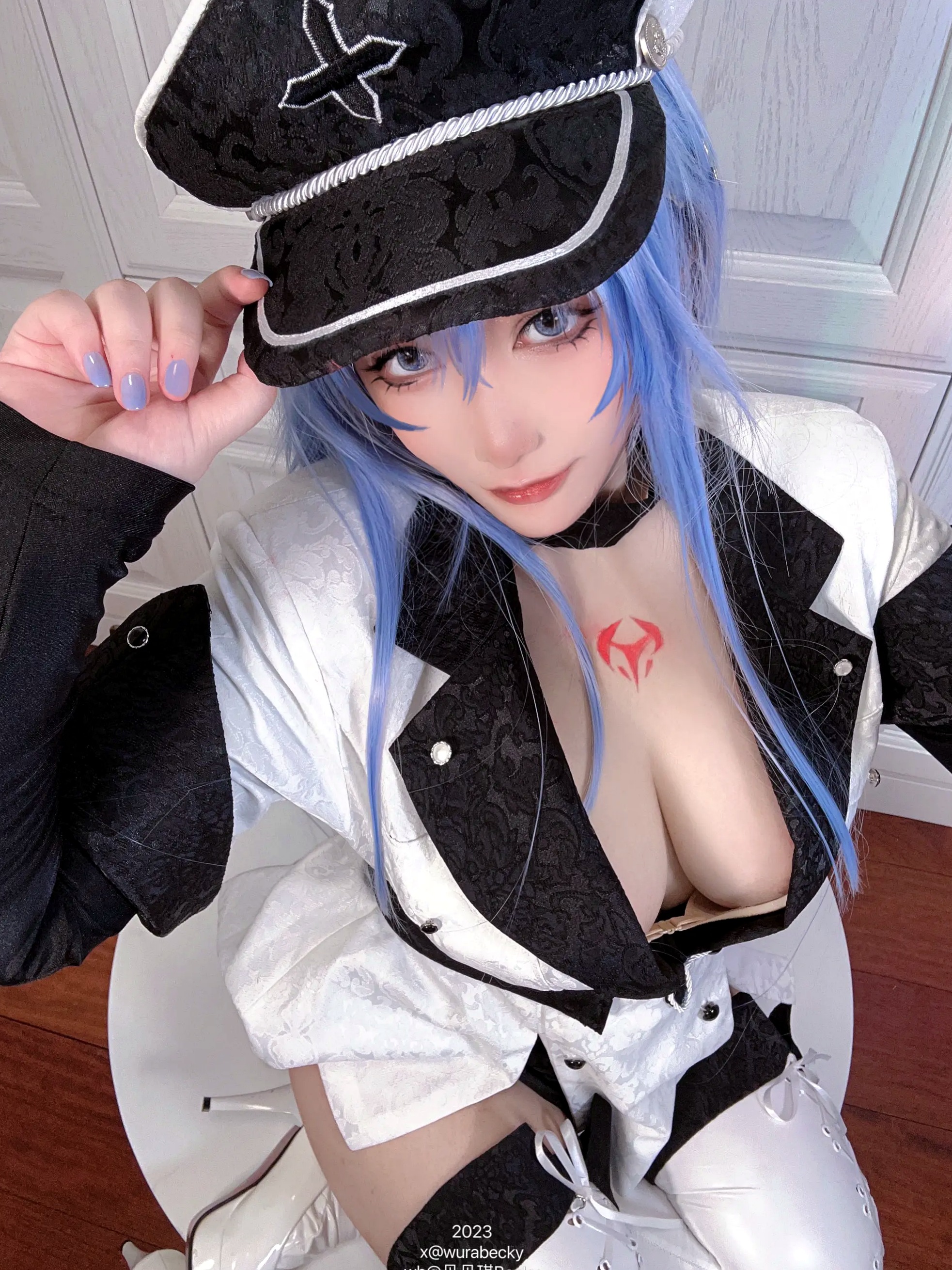贝贝琪Becky艾斯德斯角色扮演私房写真,火辣身材制服诱惑大尺度作品