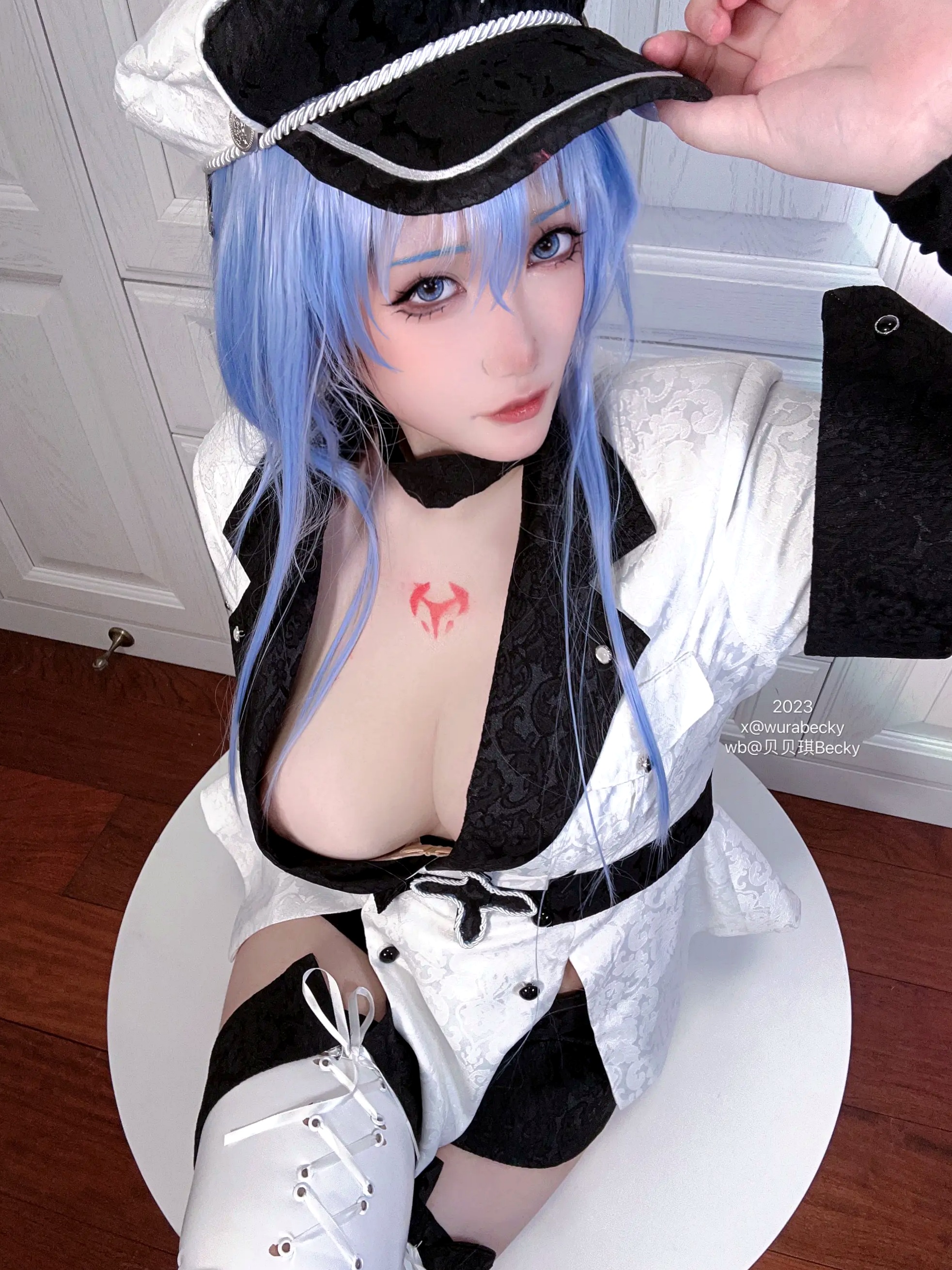 贝贝琪Becky艾斯德斯角色扮演私房写真,火辣身材制服诱惑大尺度作品