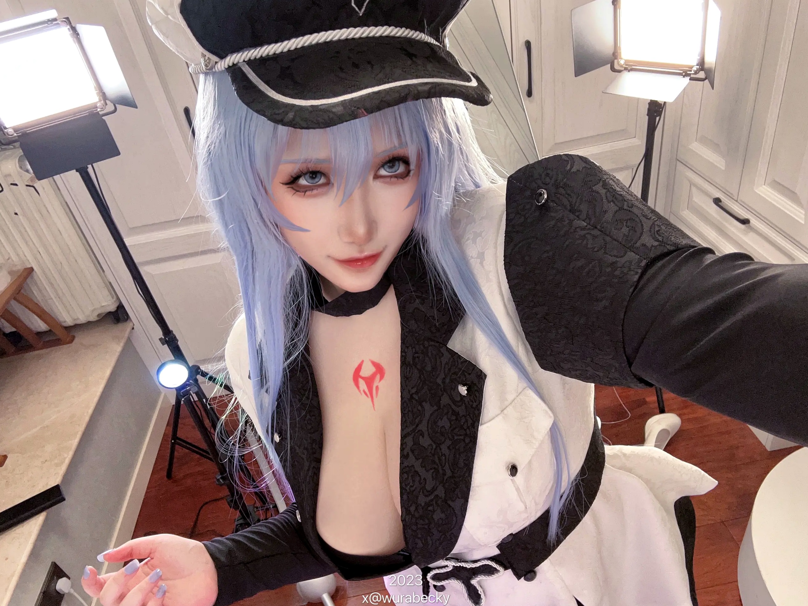 贝贝琪Becky艾斯德斯角色扮演私房写真,火辣身材制服诱惑大尺度作品
