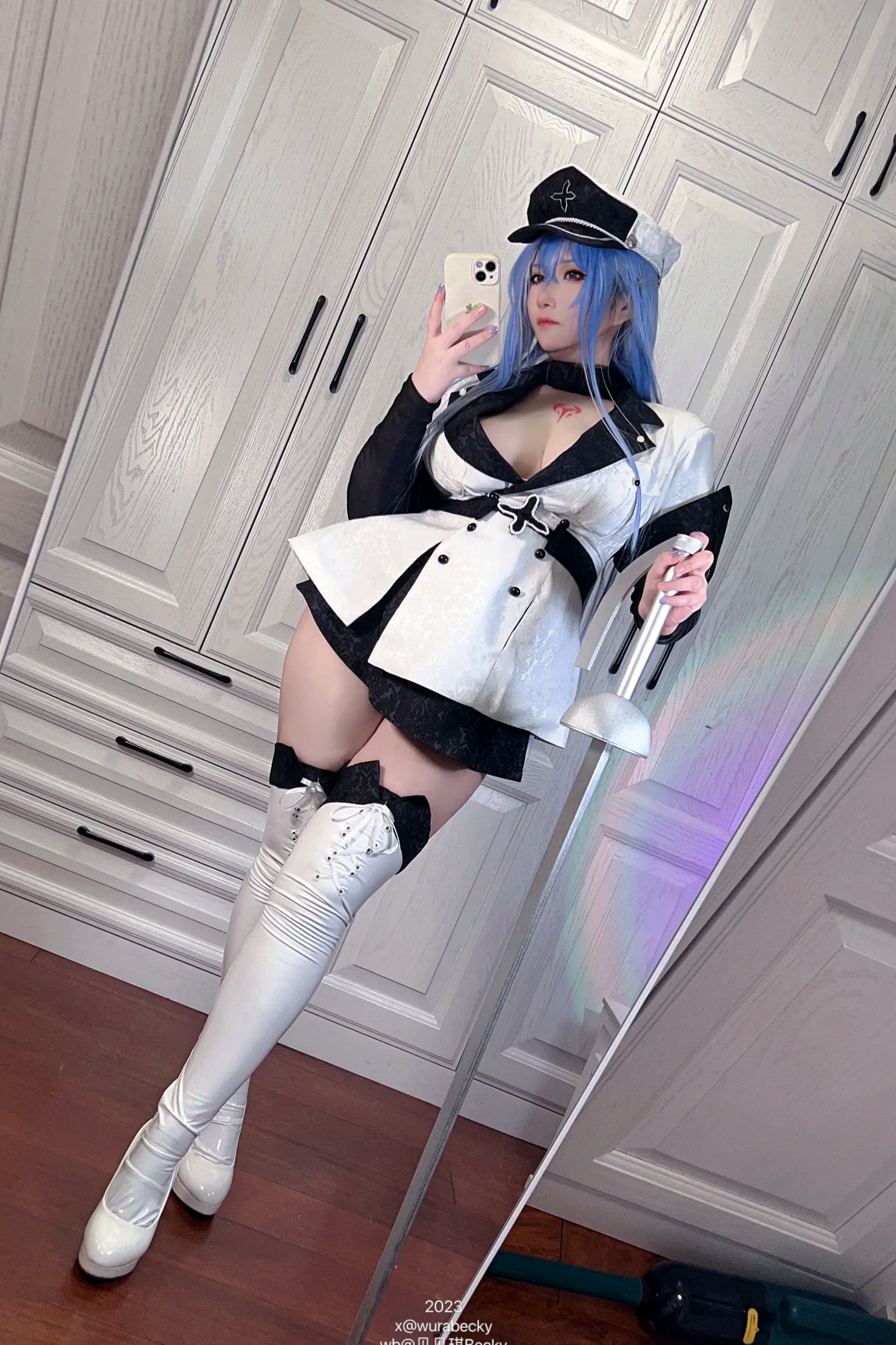 贝贝琪Becky艾斯德斯角色扮演私房写真,火辣身材制服诱惑大尺度作品