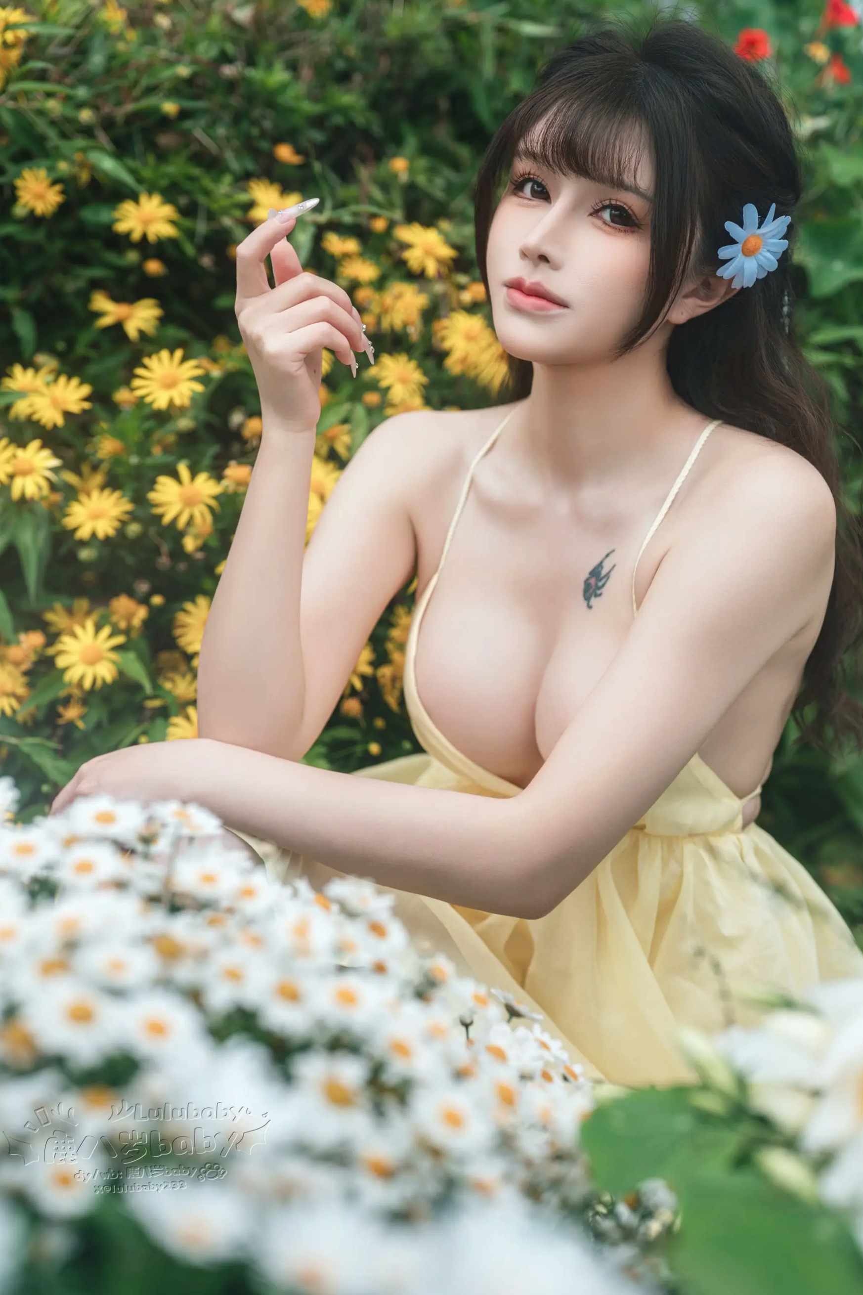 鹿八岁 黄色连衣裙 户外花海秋千性感私房照