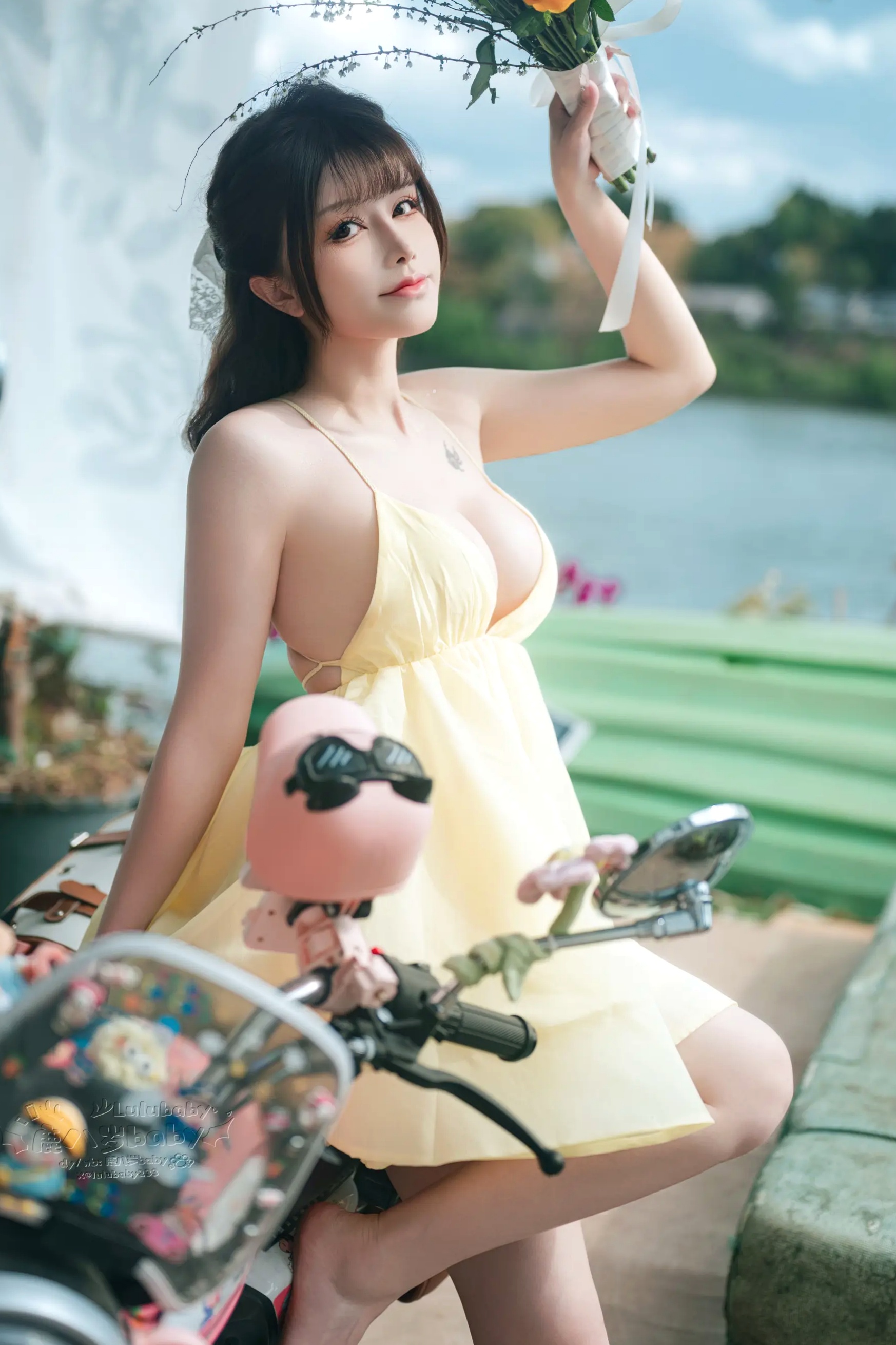 鹿八岁 黄色连衣裙 户外花海秋千性感私房照