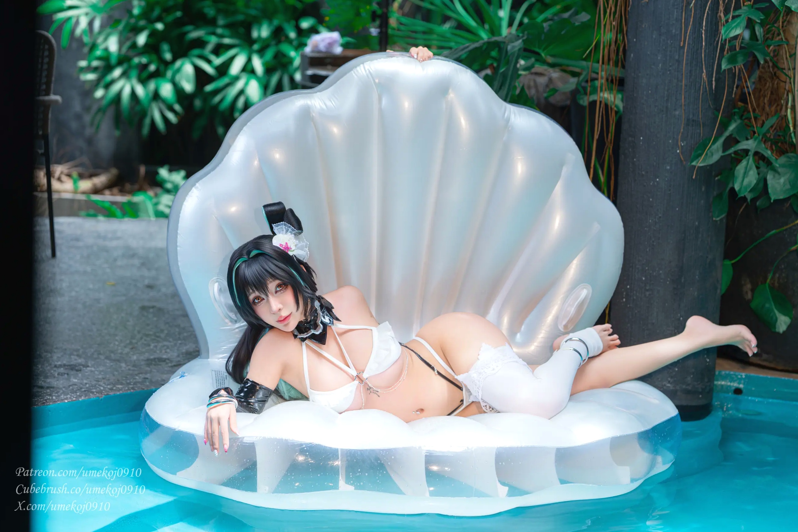 Umeko J - NIKKE Little Mermaid 小美人鱼角色扮演 泳池比基尼私房照