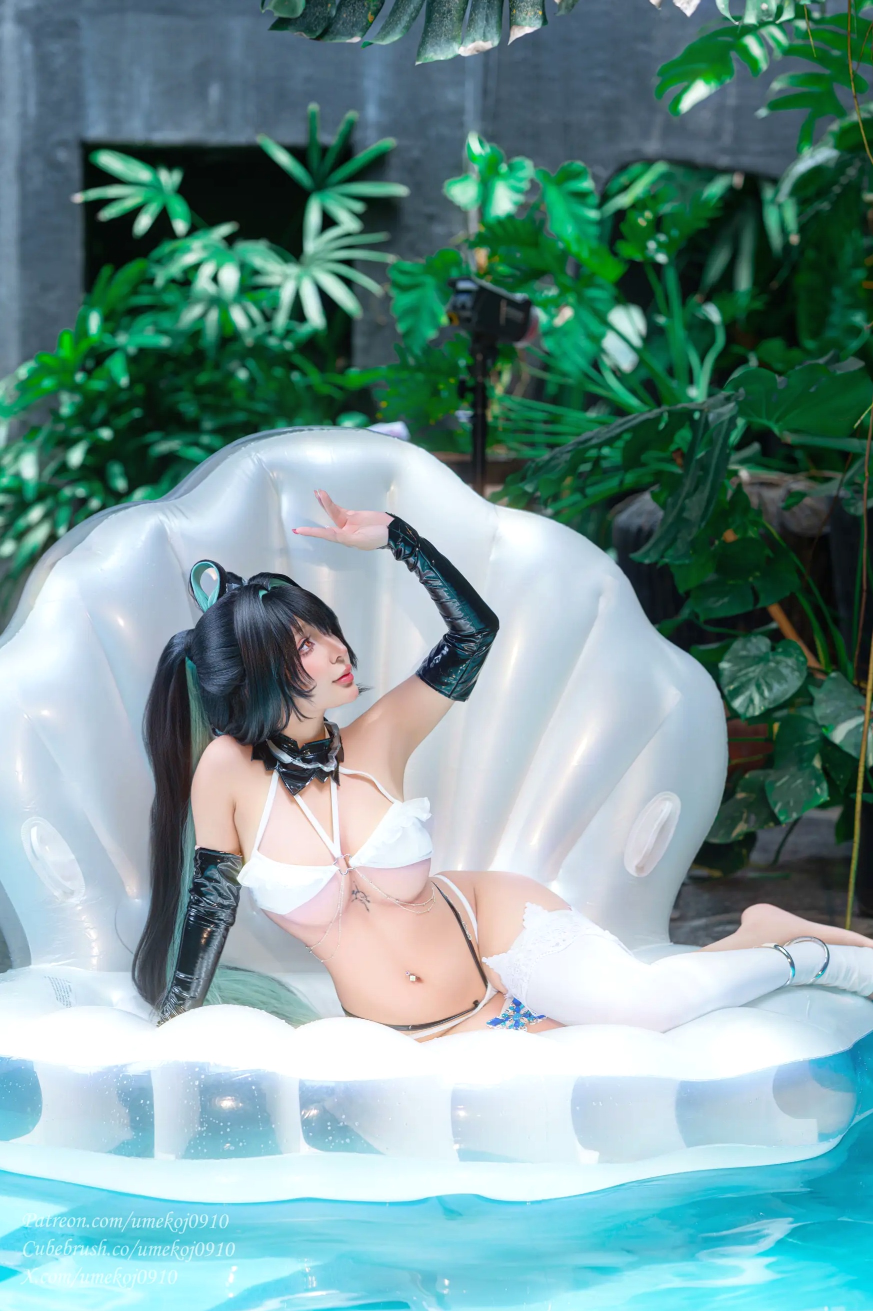 Umeko J - NIKKE Little Mermaid 小美人鱼角色扮演 泳池比基尼私房照