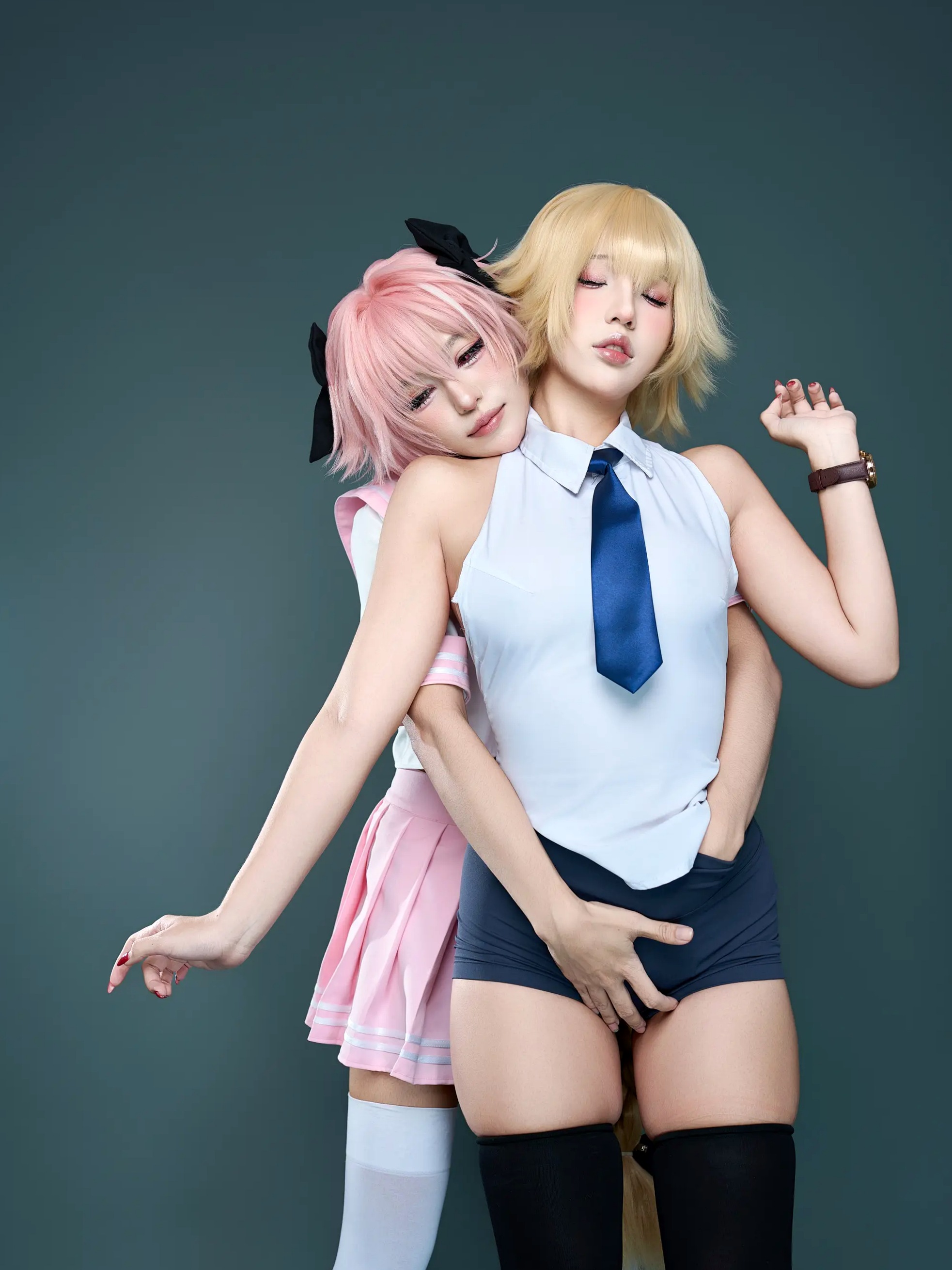 Puy Puy - Jeanne Apocrypha 贞德角色扮演制服黑丝背部纹身美臀私房照