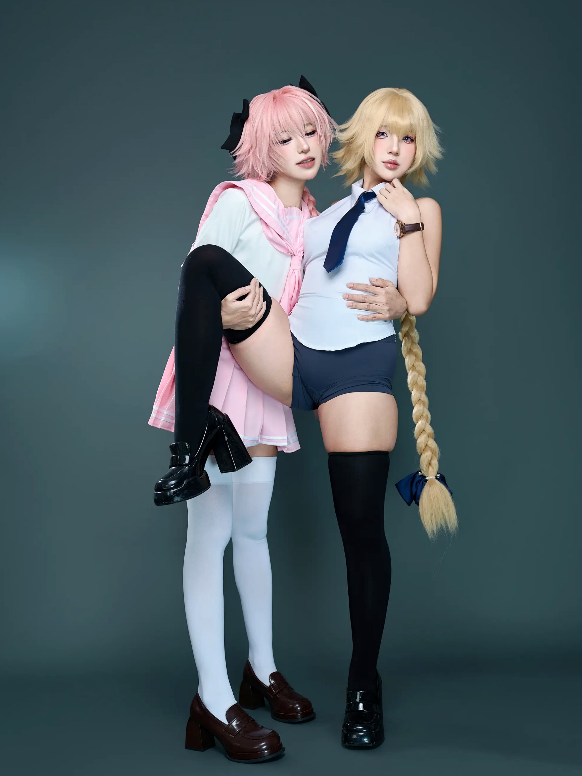 Puy Puy - Jeanne Apocrypha 贞德角色扮演制服黑丝背部纹身美臀私房照