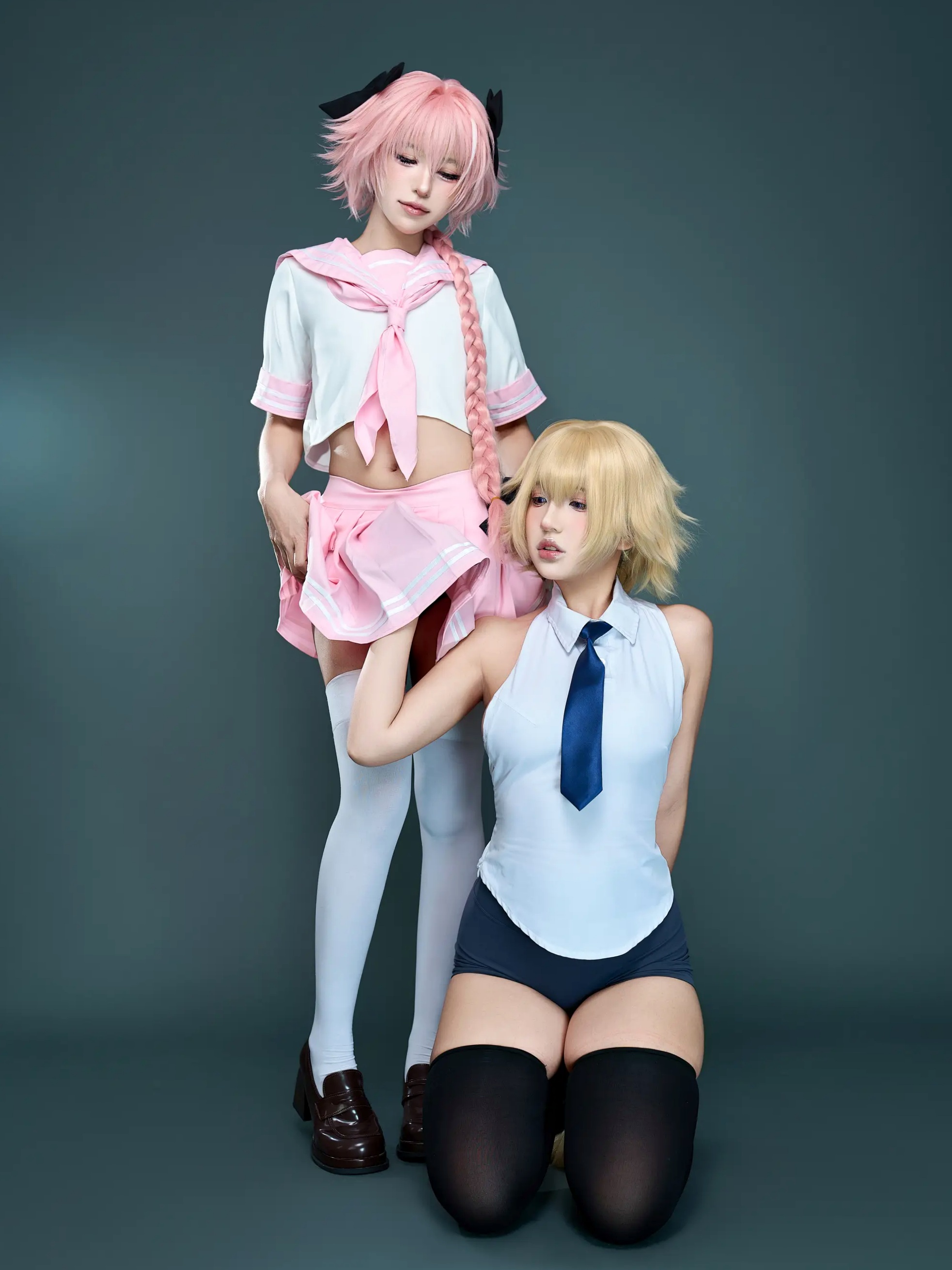 Puy Puy - Jeanne Apocrypha 贞德角色扮演制服黑丝背部纹身美臀私房照