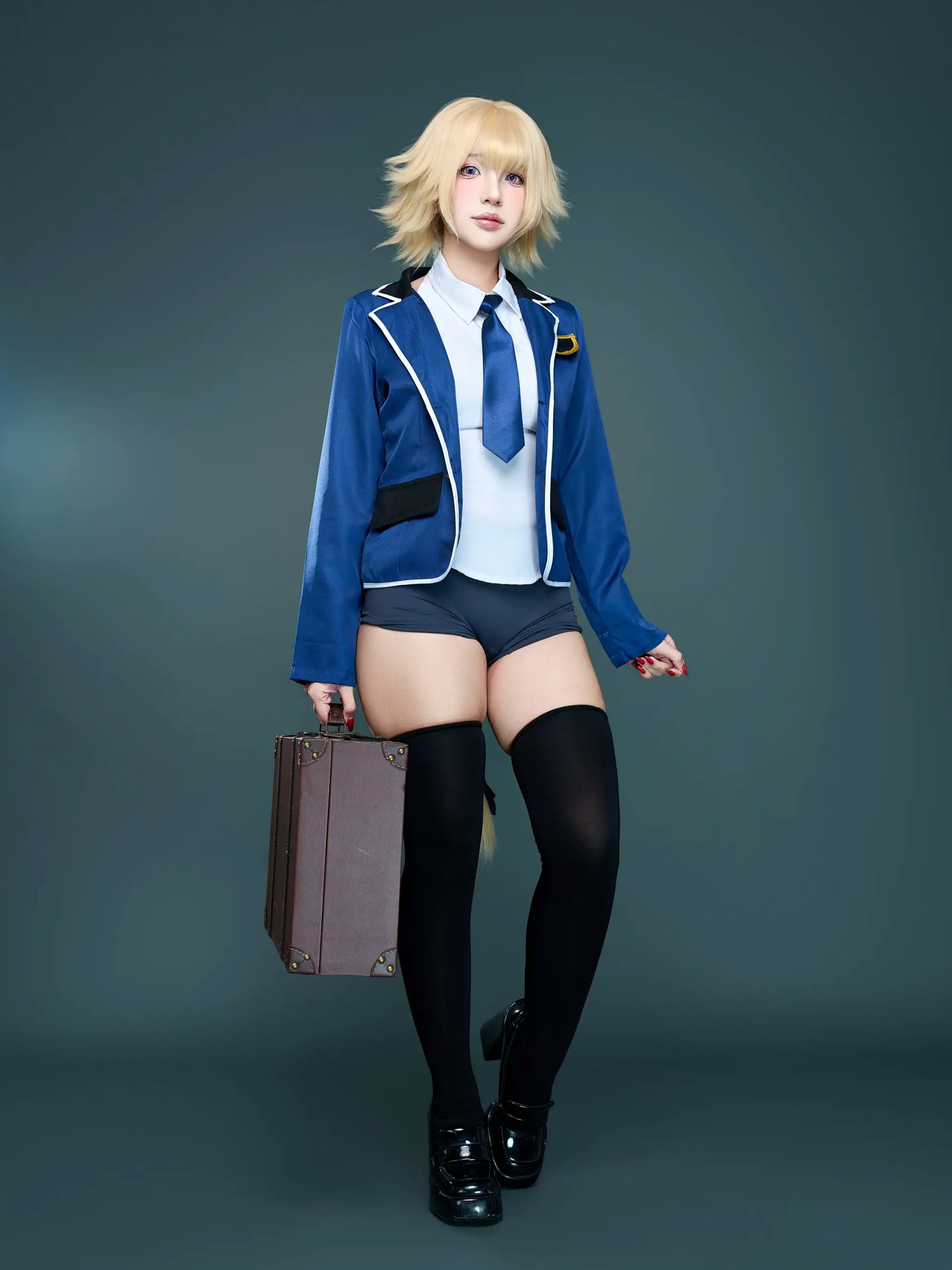 Puy Puy - Jeanne Apocrypha 贞德角色扮演制服黑丝背部纹身美臀私房照