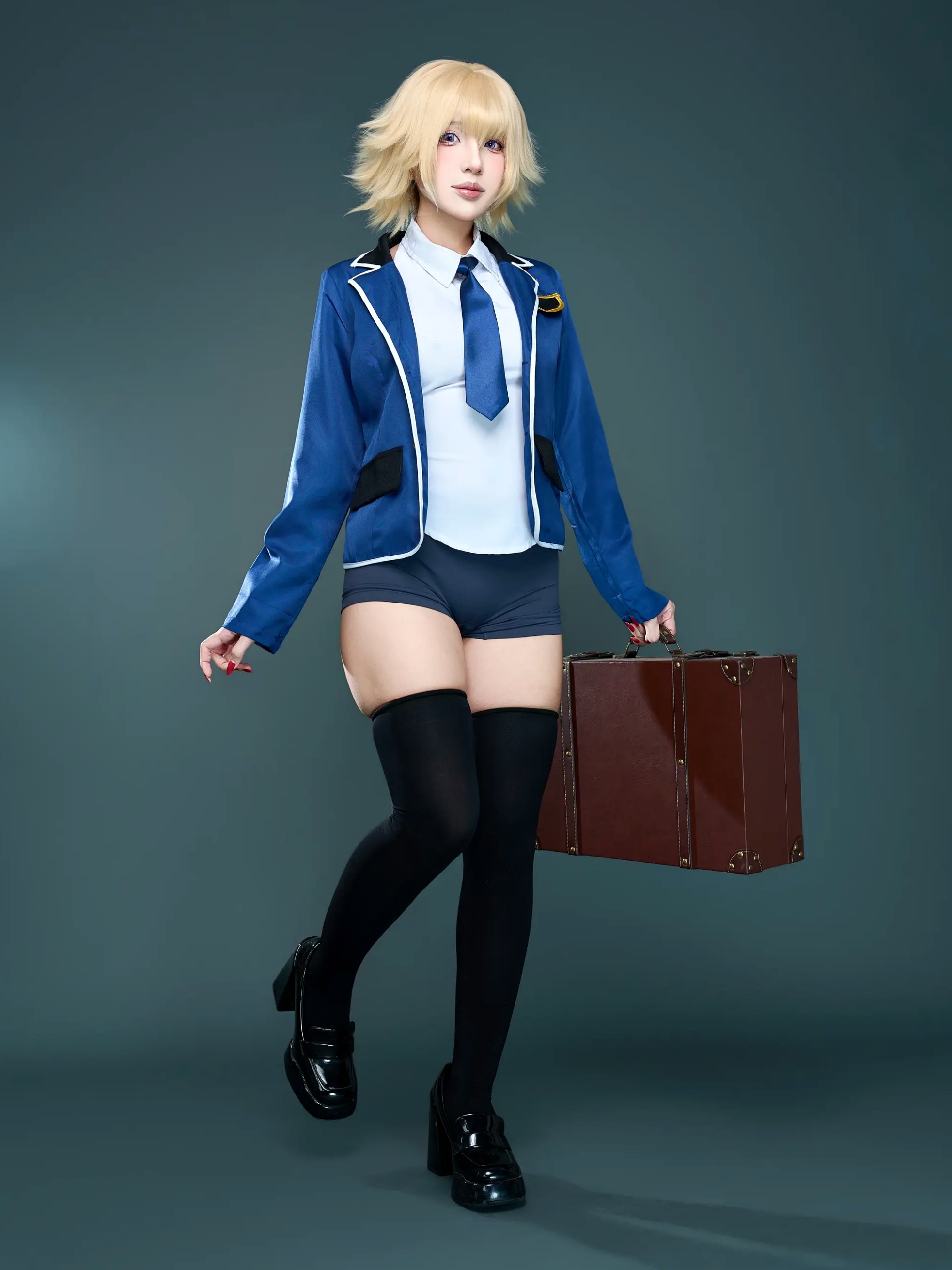 Puy Puy - Jeanne Apocrypha 贞德角色扮演制服黑丝背部纹身美臀私房照