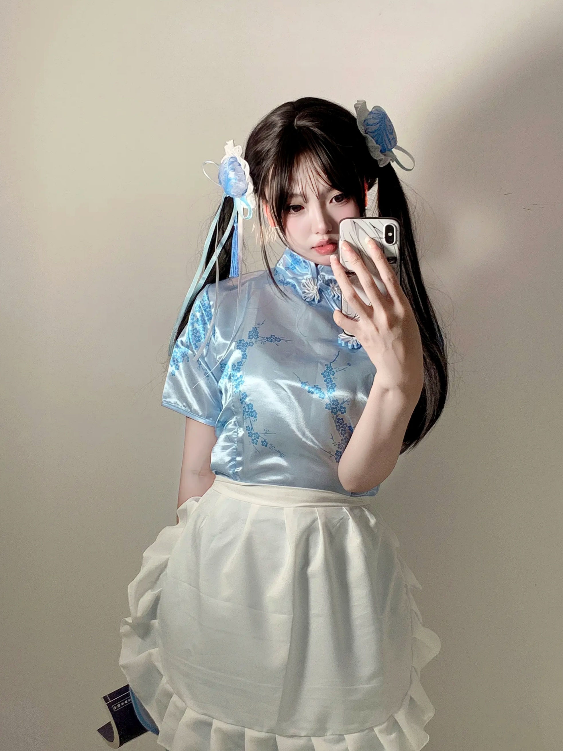真宝 - 中华娘私房照大尺度诱惑性感白丝美腿