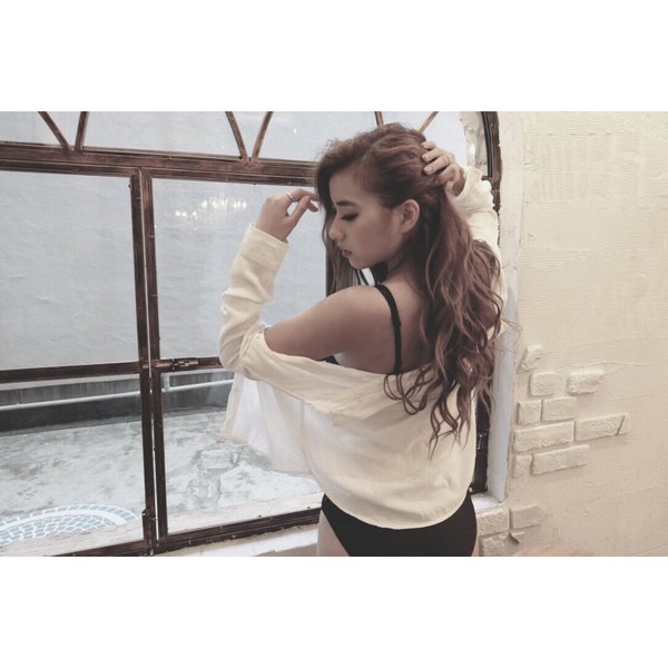 越川真美 鬼辣妹性感Twitter美图
