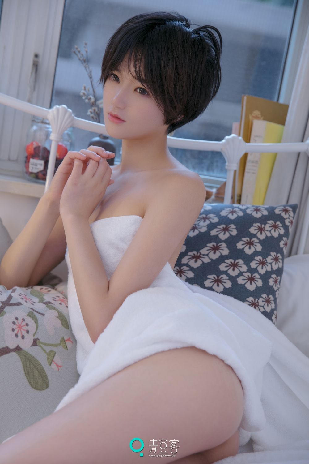 短发精灵悦爷妖精 运动内衣唯美出镜