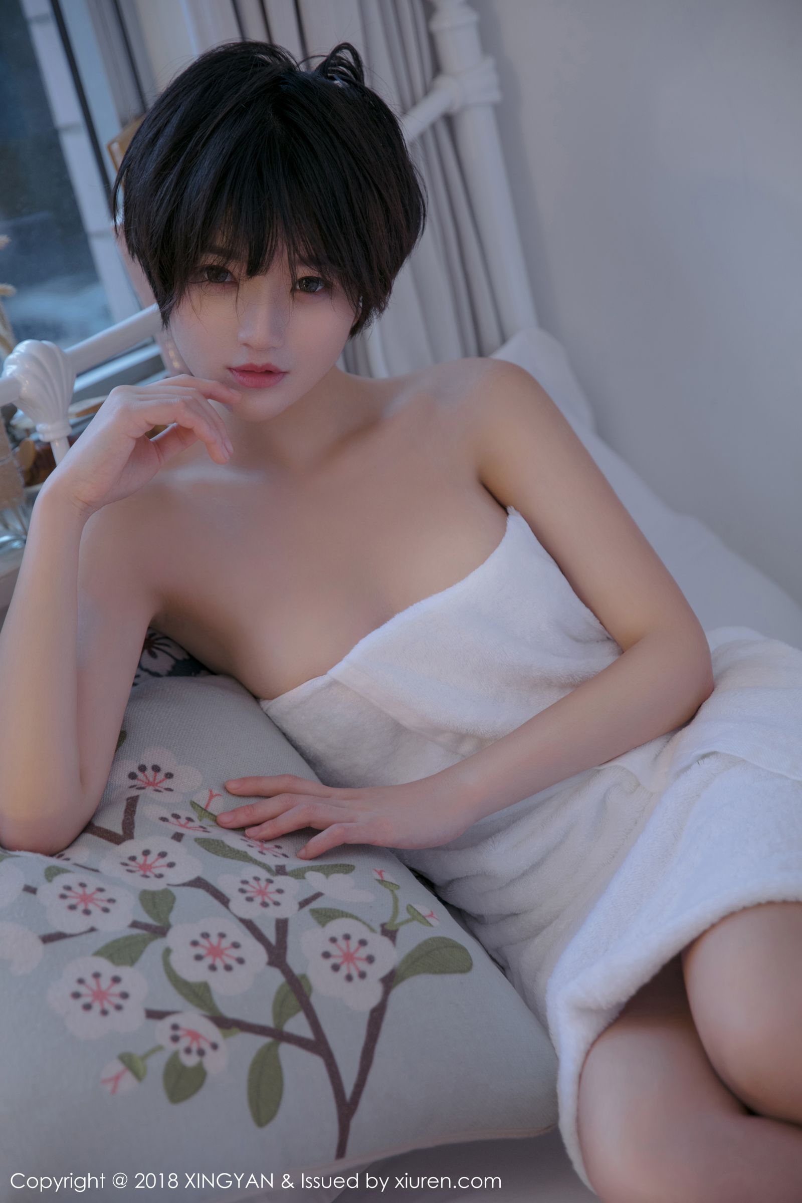 真人芭比悦爷妖精 比基尼与浴巾裹身