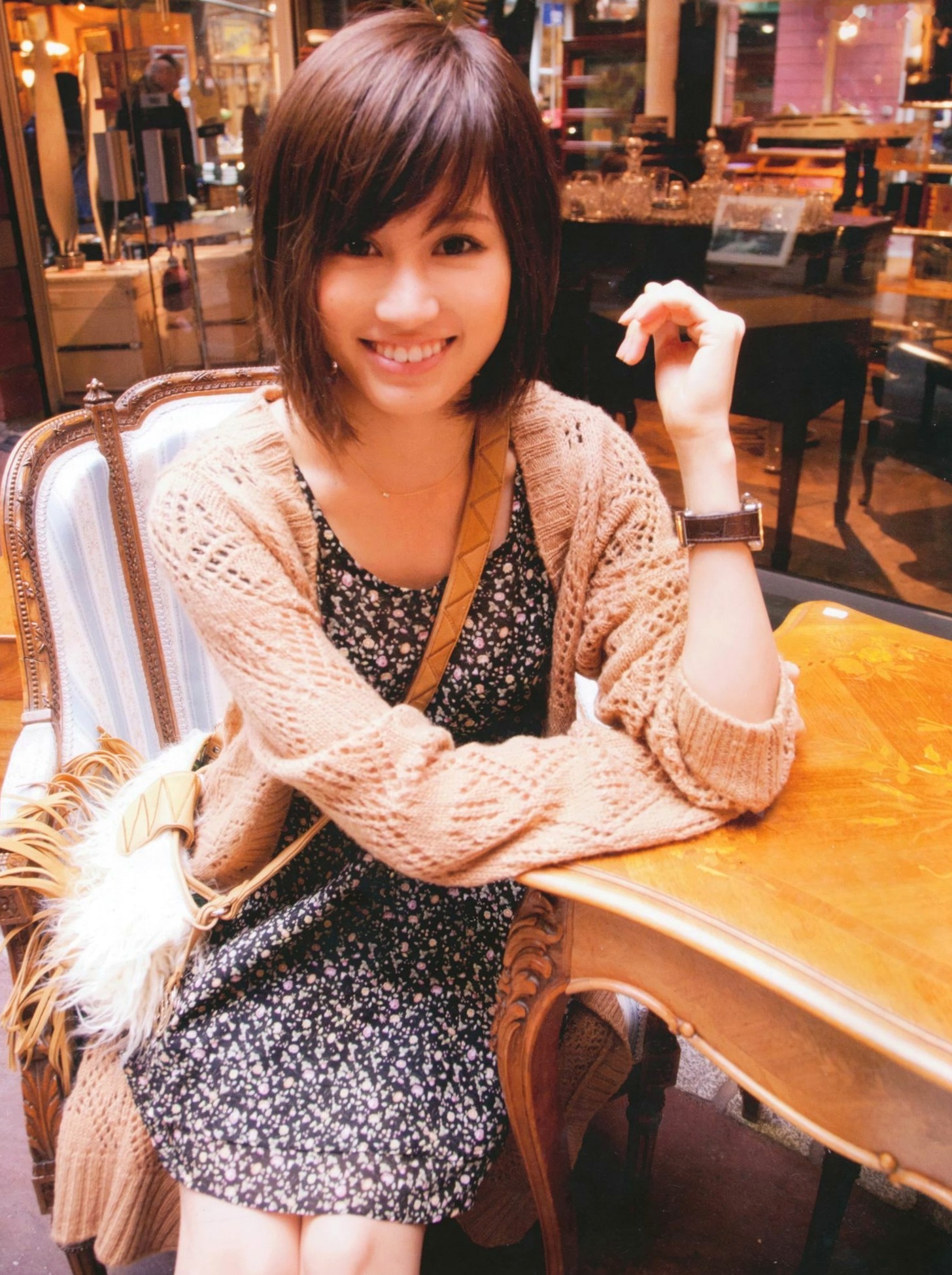 Gallery - 前田敦子《不器用》写真集:日系清新旅拍,记录治愈系甜美女孩街头生活日常日本清纯治愈系街拍 前田敦子女神私房照_秀色女神