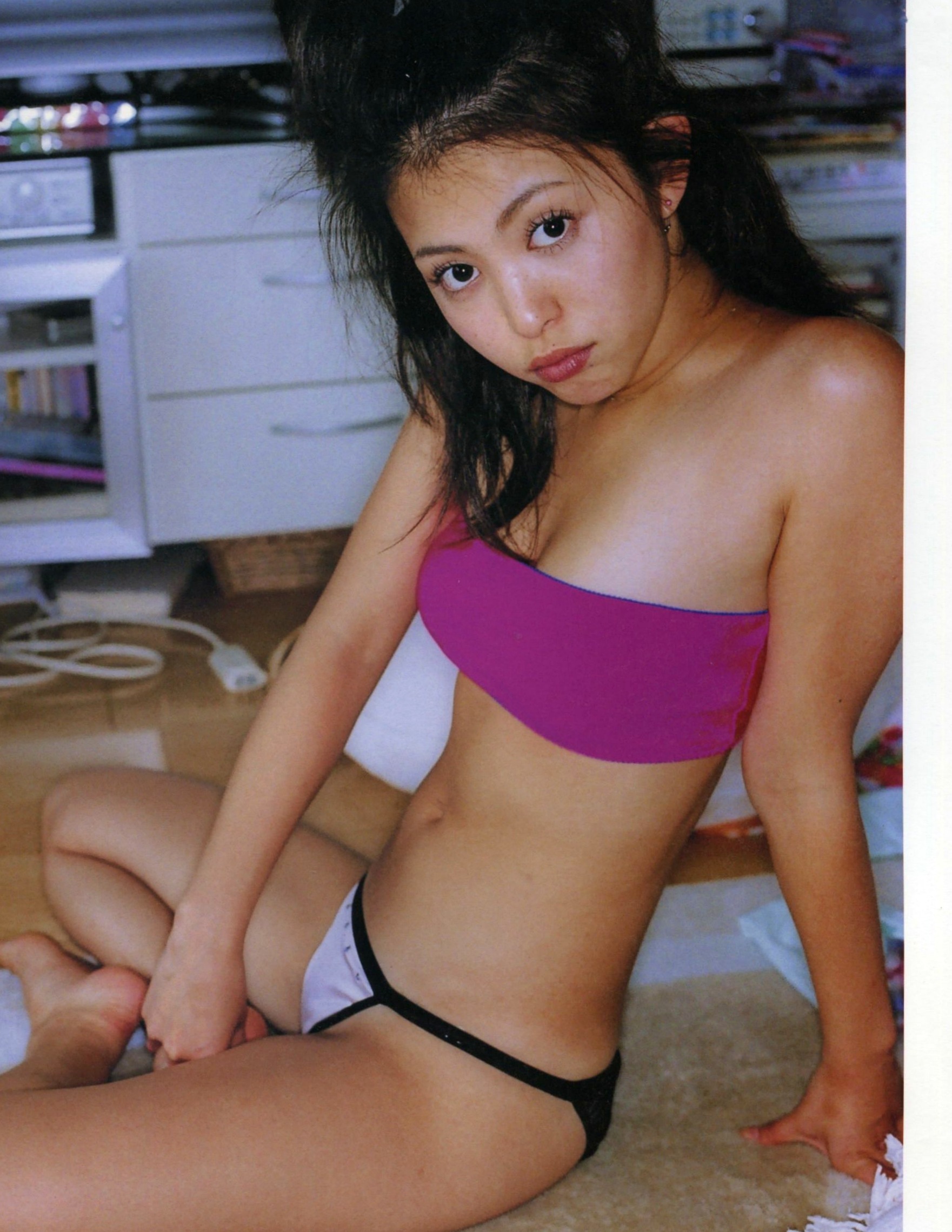 Gallery - 岩佐真悠子写真集《イキズカイ》生活随拍与内衣诱惑,展现清纯与性感并存的绝美身姿,全套高清套图日本性感诱惑私房照极品 岩佐真悠子女神私房照_秀色女神