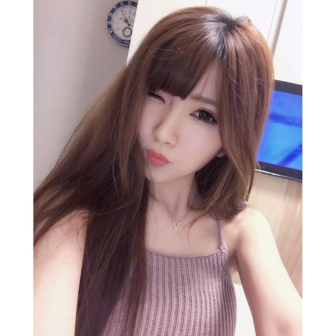 范亚璇 神似洋娃娃的甜美正妹