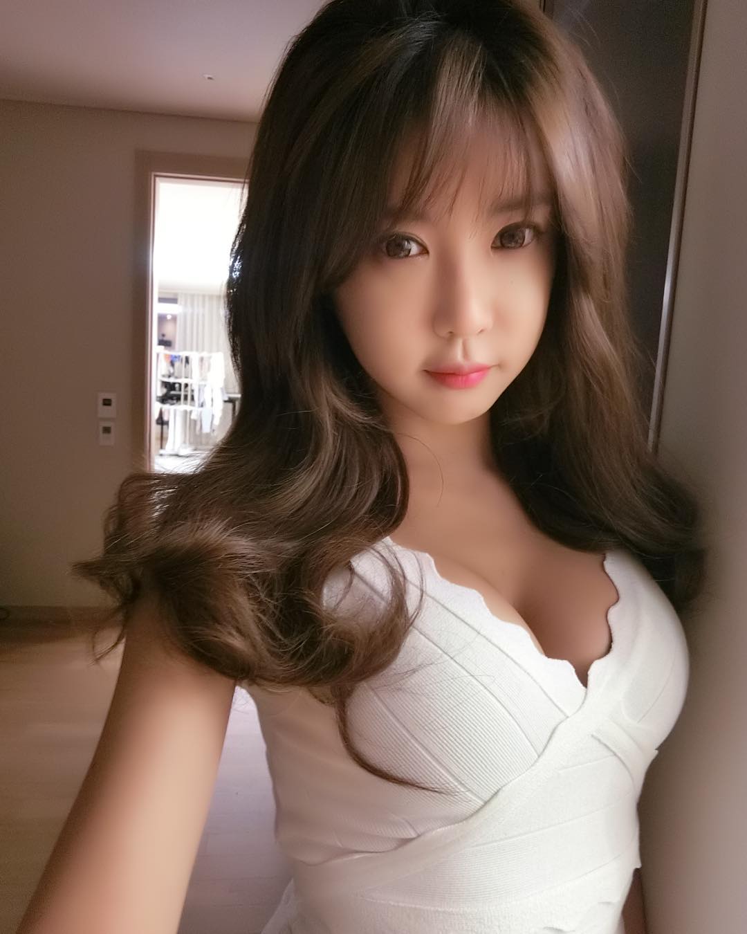 许允美(Heo Yun Mi)- 颜值逆天车模私房照
