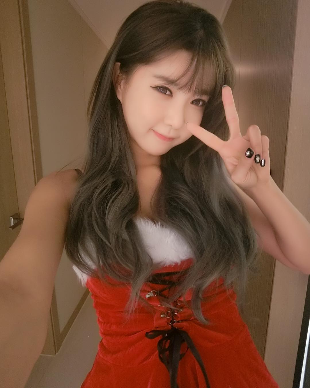 许允美(Heo Yun Mi)- 颜值逆天车模私房照