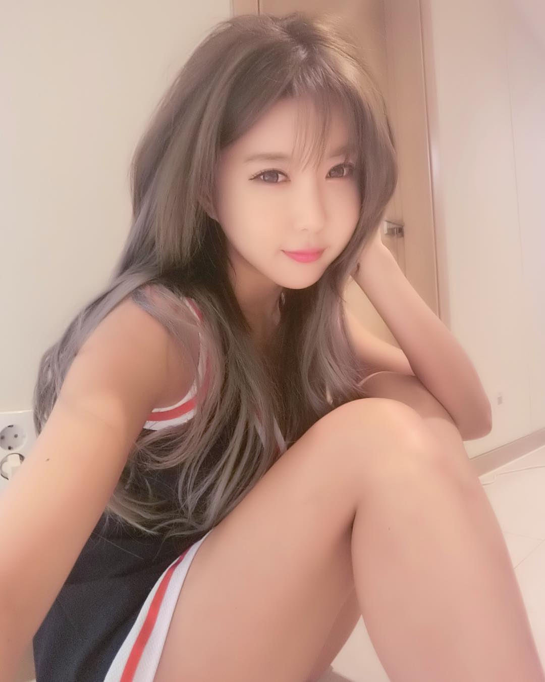 许允美(Heo Yun Mi)- 颜值逆天车模私房照
