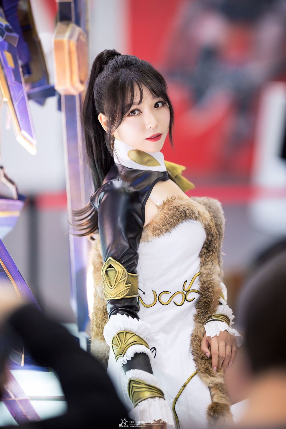 李仁慧- 南韩赛车女郎颜值与气质兼备