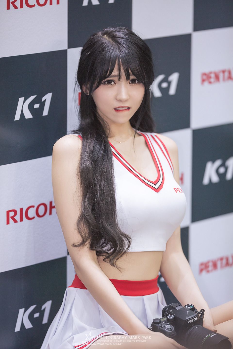 李仁慧- 南韩赛车女郎颜值与气质兼备