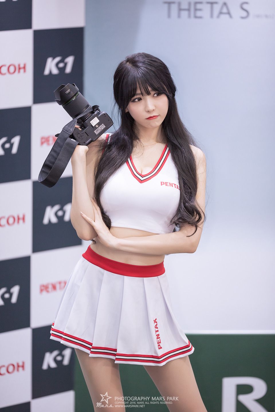 李仁慧- 南韩赛车女郎颜值与气质兼备