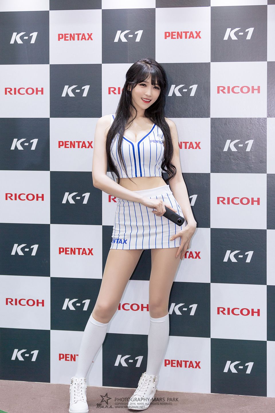 李仁慧- 南韩赛车女郎颜值与气质兼备