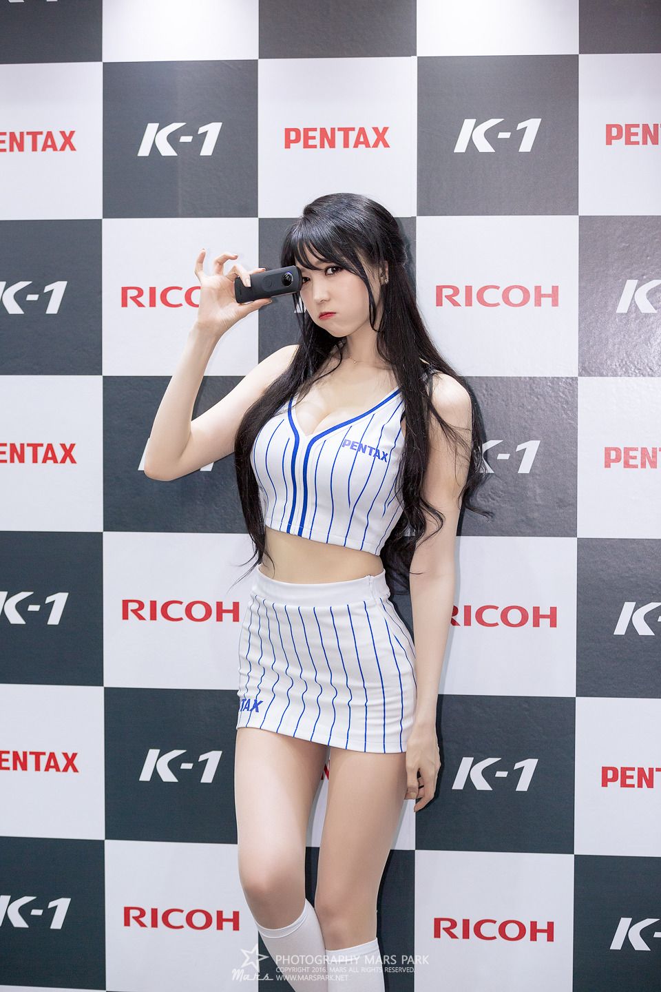 李仁慧- 南韩赛车女郎颜值与气质兼备