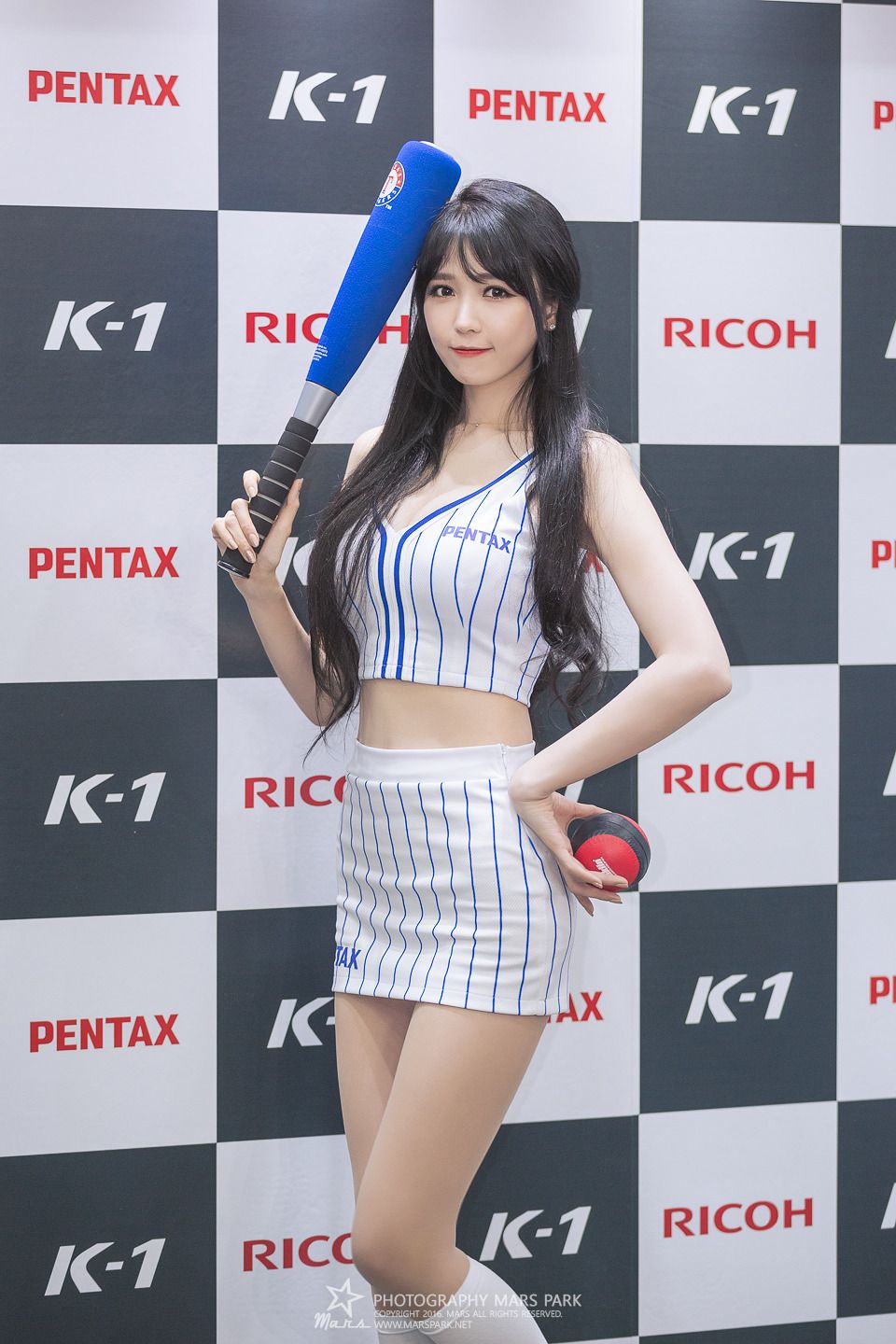 李仁慧- 南韩赛车女郎颜值与气质兼备