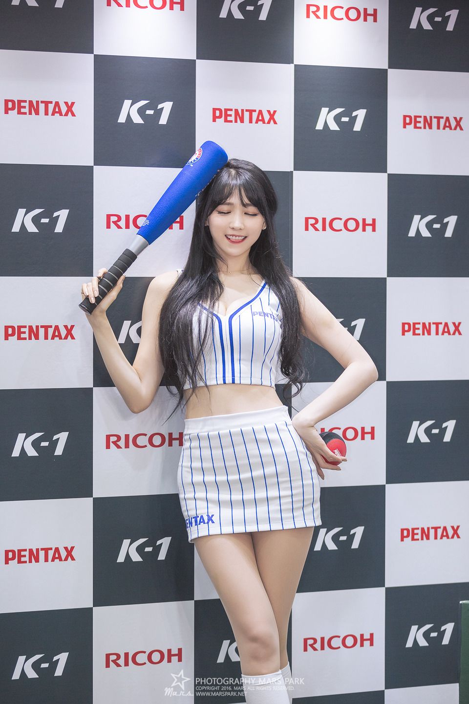 李仁慧- 南韩赛车女郎颜值与气质兼备