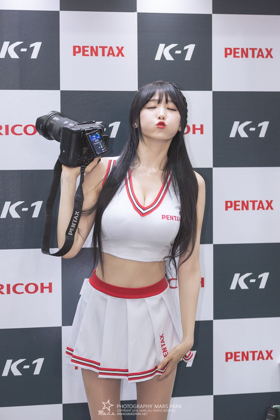李仁慧- 南韩赛车女郎颜值与气质兼备