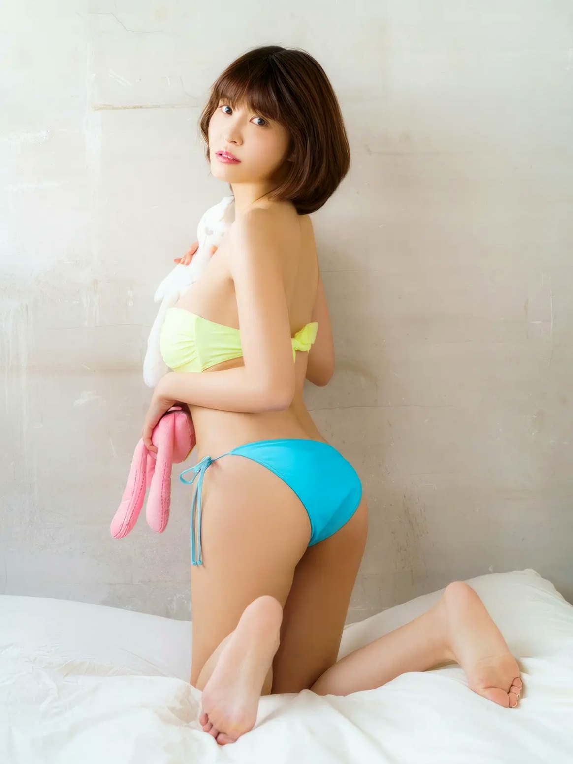 岸明日香 - DX 揺れるG捜査線!清新家居比基尼与优雅吊带裙性感写真