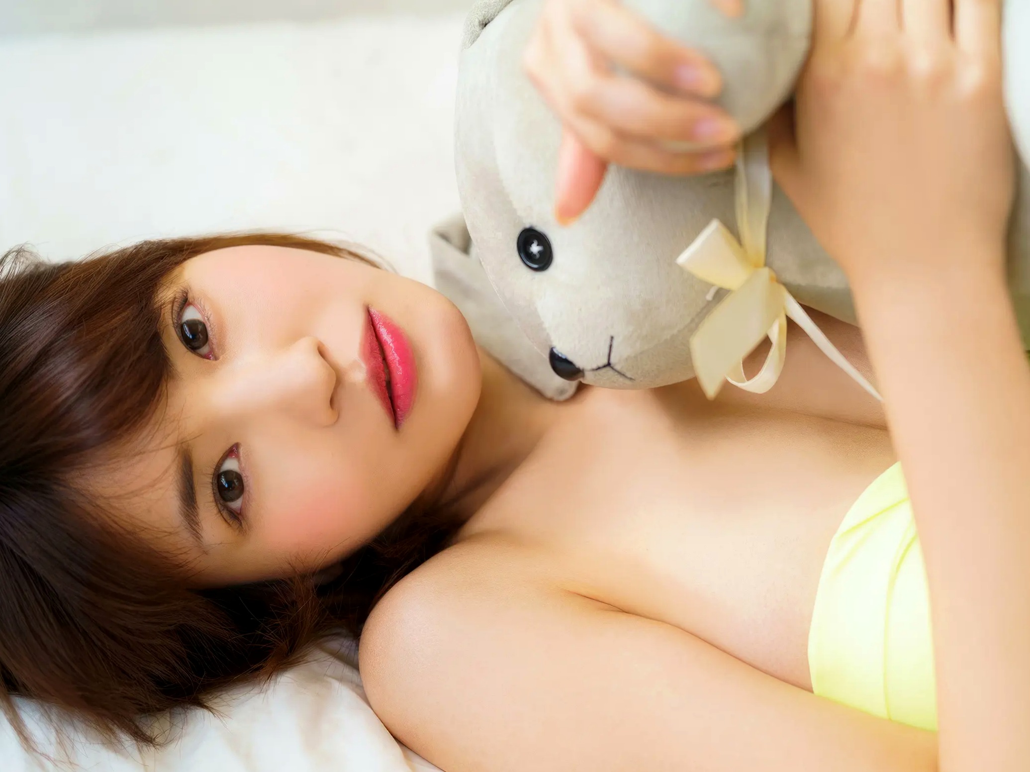 岸明日香 - DX 揺れるG捜査線!清新家居比基尼与优雅吊带裙性感写真