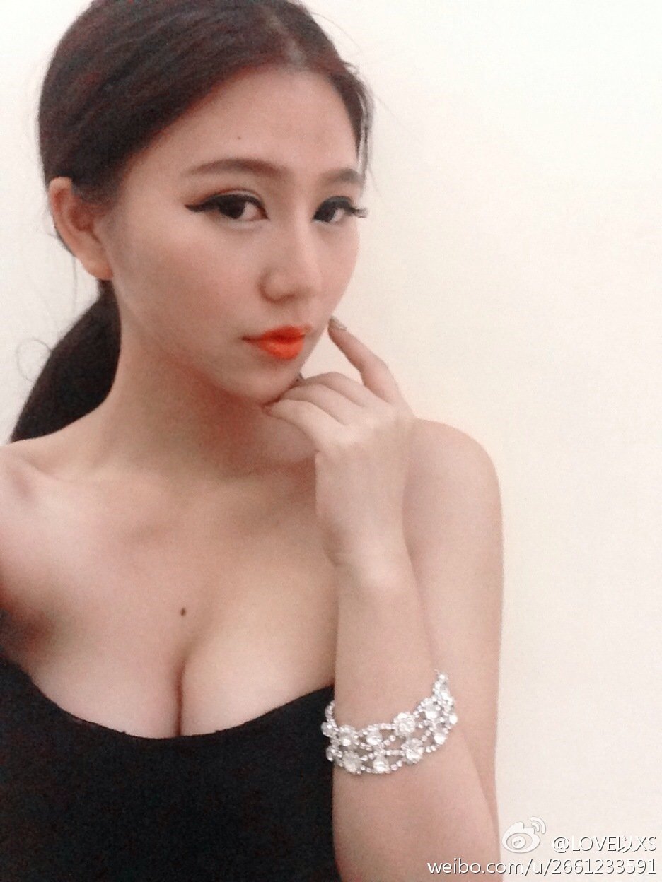 梦云 微博F90超胸涌私房照诱惑写真图