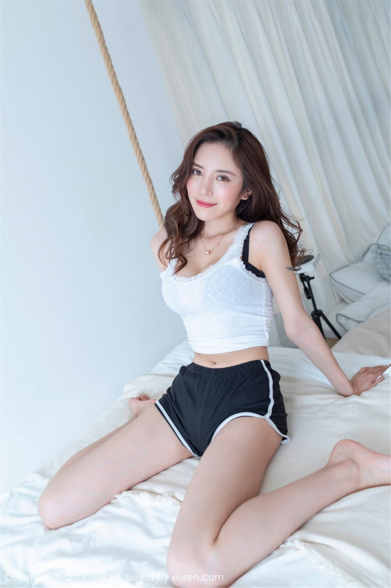 性感模特陈思琪 精致的蕾丝内衣