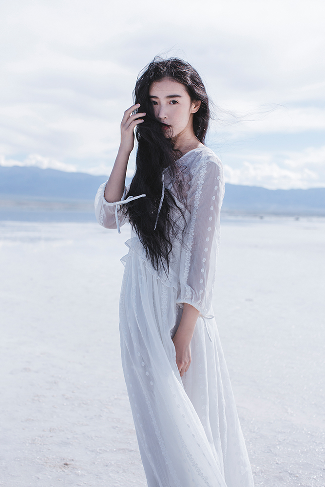 张辛苑 气质女神唯美写真图