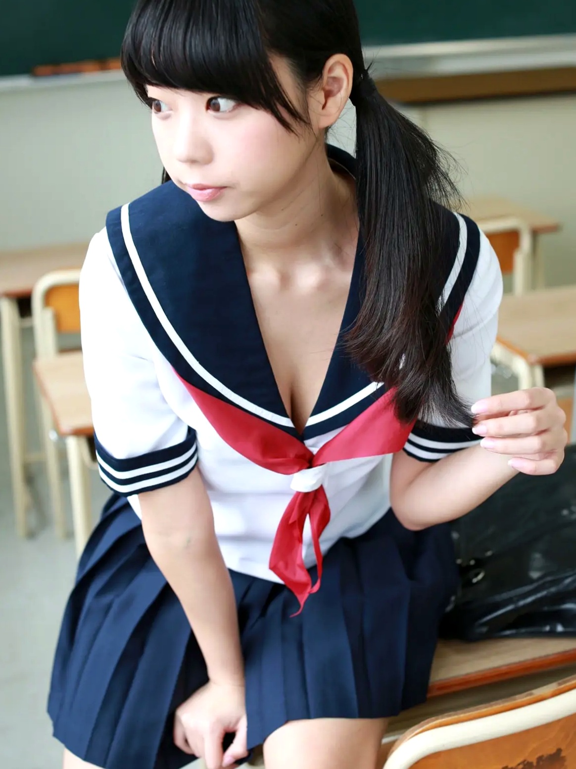 青山ひかる - 全巻セットB90踊る爆乳祭り 教室水手服性感制服写真