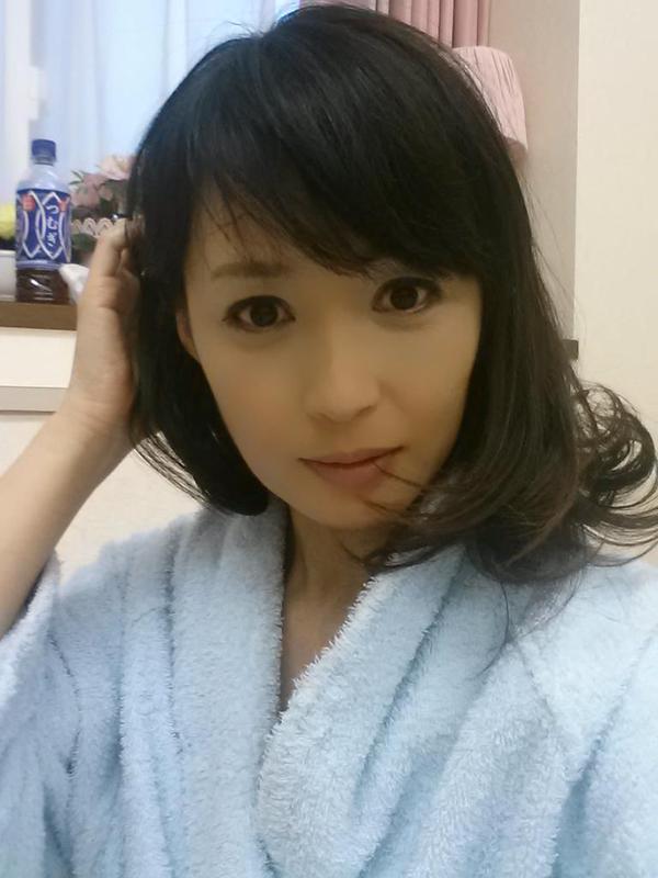 安野由美 美艳私房照诱惑写真图