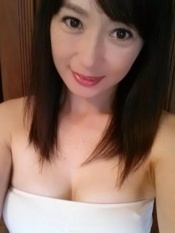安野由美 美艳私房照诱惑写真图