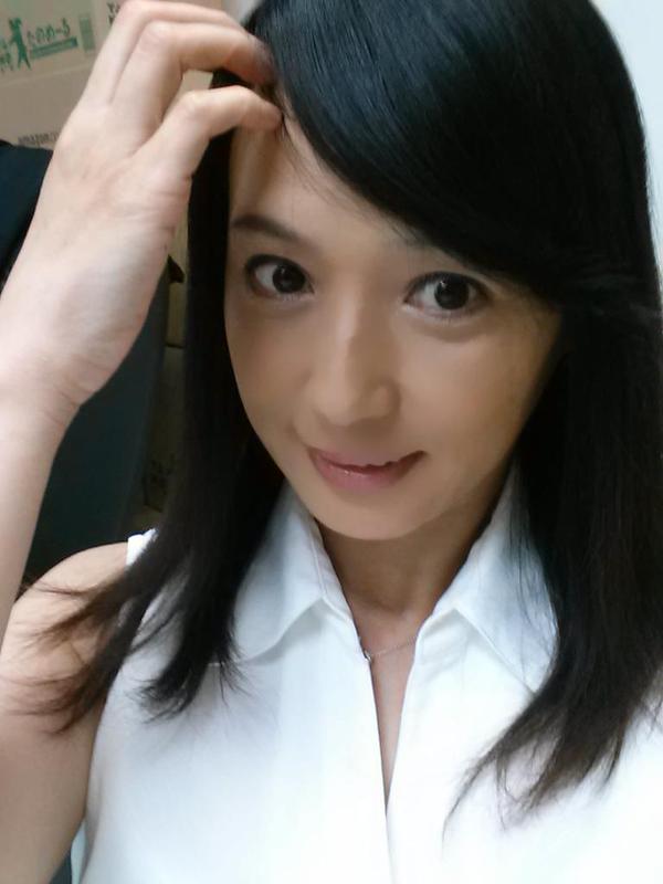 安野由美 美艳私房照诱惑写真图