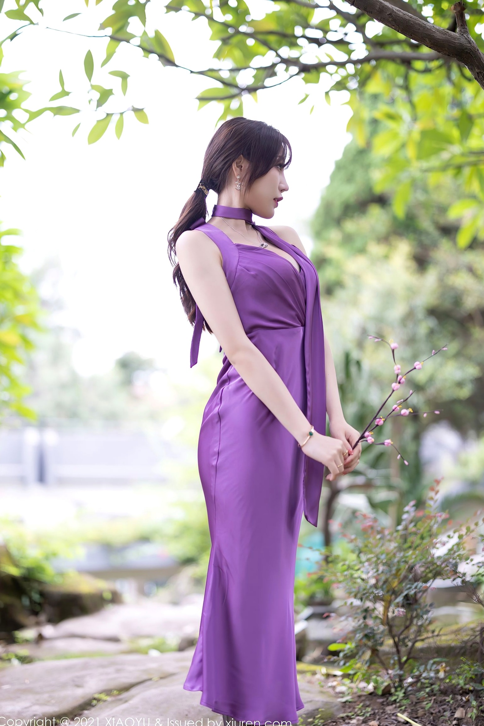 Gallery - XiaoYu语画界 - Painting World -634-芝芝Booty-紫色长裙与镂空黑丝私房诱惑-2021.10.18-无圣光大尺度语画界 - Painting World 性感诱惑私房照黑丝大尺度 芝芝女神私房照_秀色女神