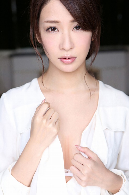 神室舞衣(神室まい) 「魔性の美女」写真图集