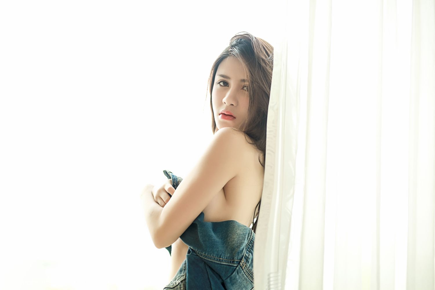 美人李李七七喜喜 香肩玉足牛仔服