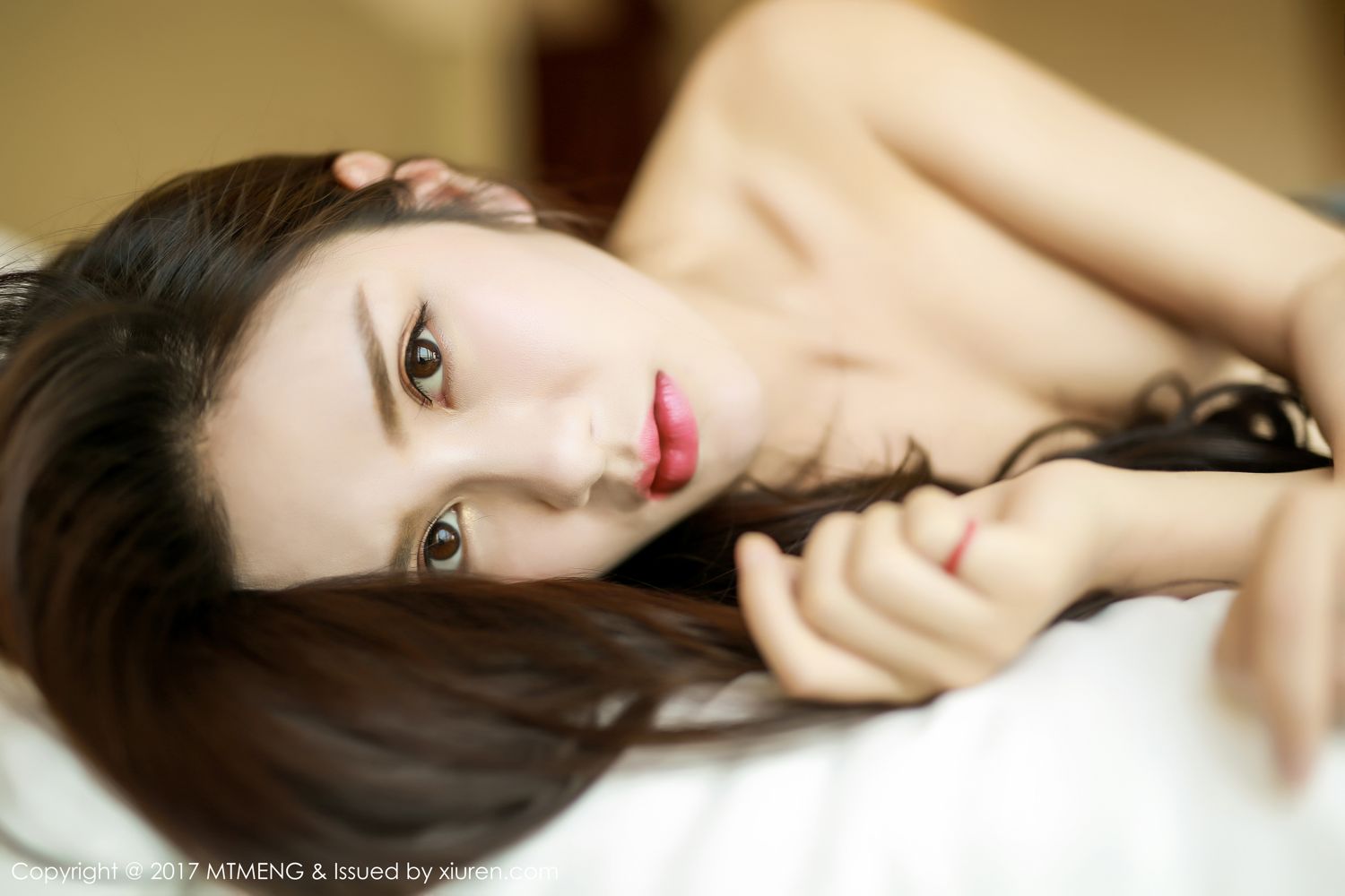 美人李李七七喜喜 香肩玉足牛仔服