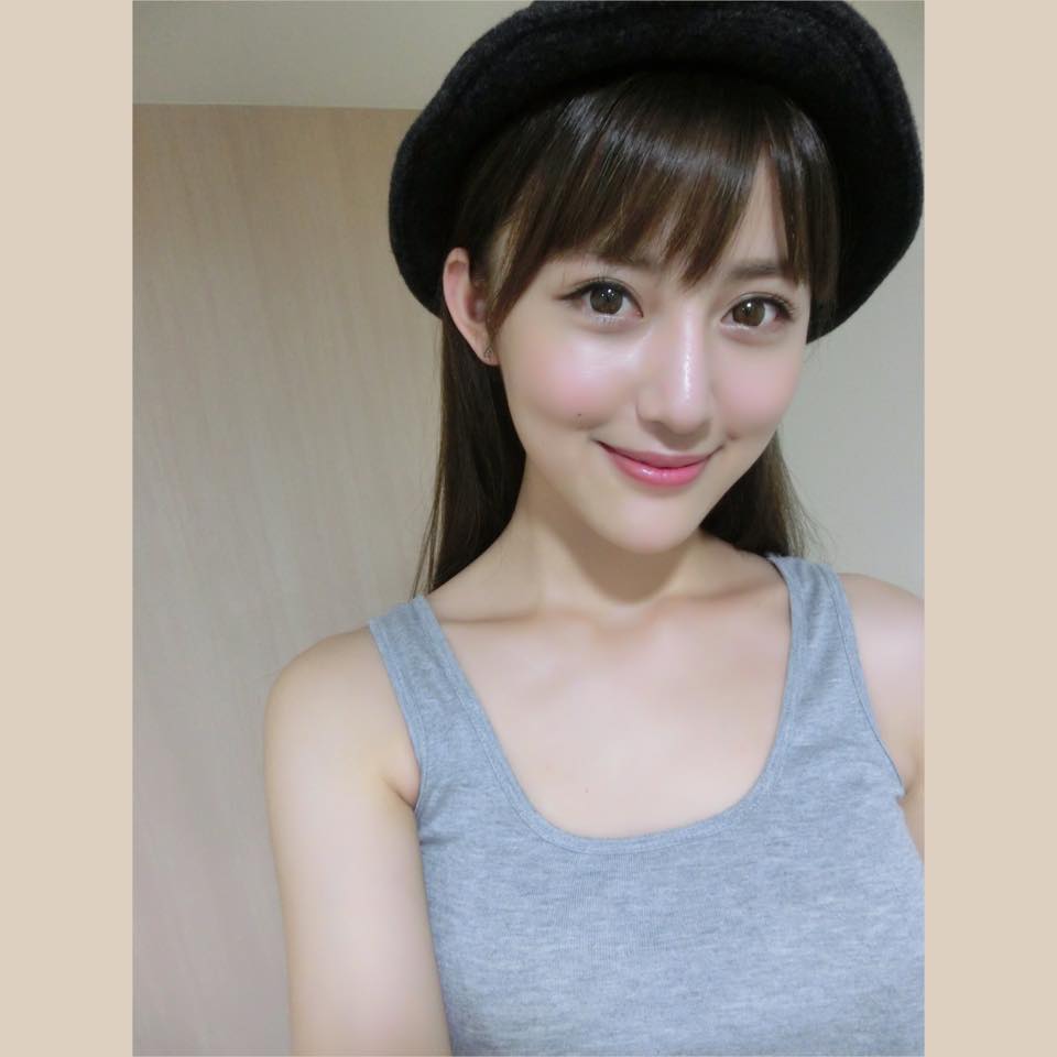 梁以辰(钟幸村) 原石美女私房照诱惑写真图