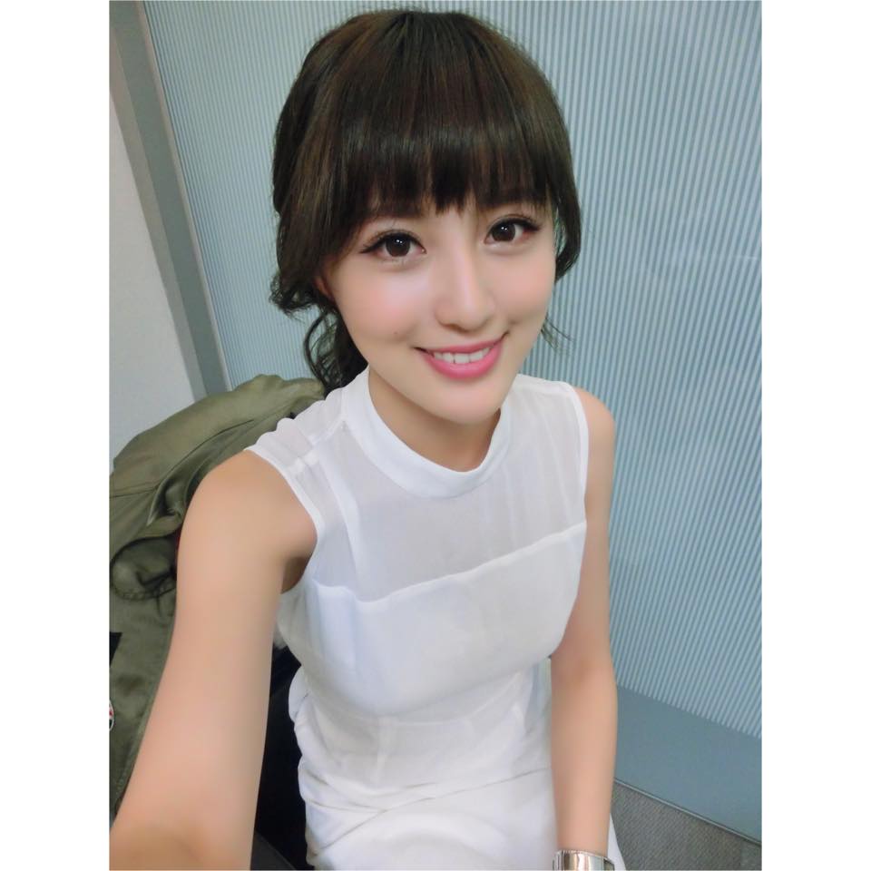 梁以辰(钟幸村) 原石美女私房照诱惑写真图