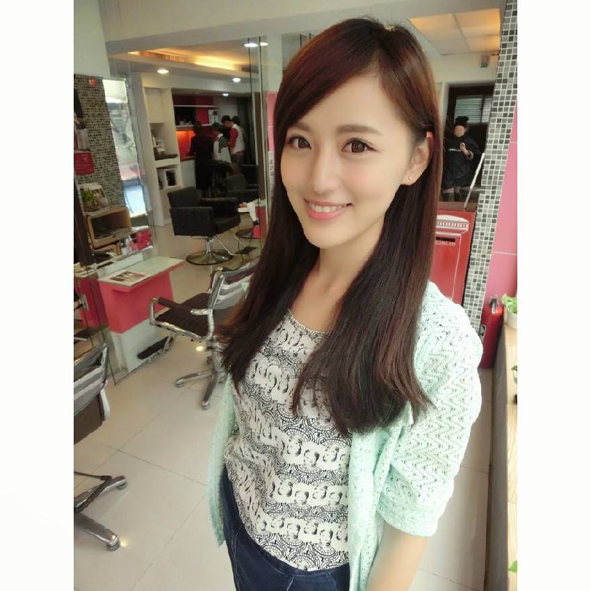 梁以辰(钟幸村) 原石美女私房照诱惑写真图