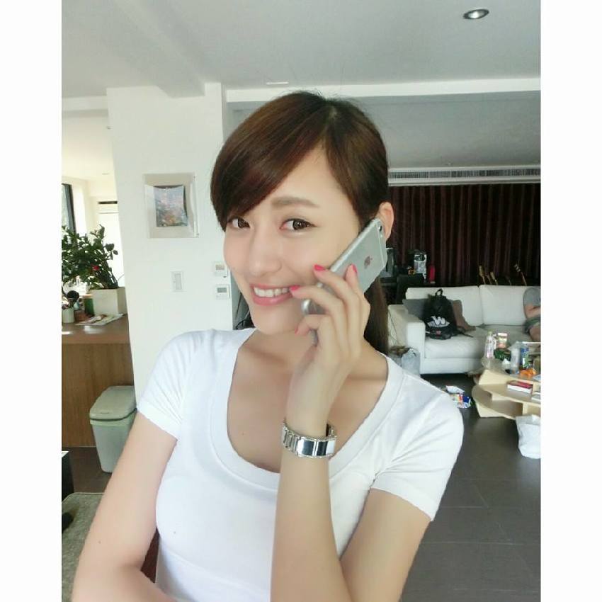 梁以辰(钟幸村) 原石美女私房照诱惑写真图